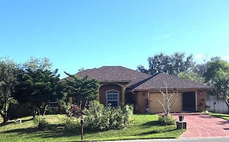 882 Palo Alto St SE, Palm Bay, FL 32909