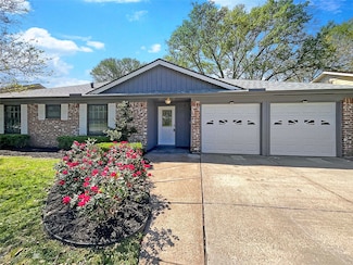 5108 Halbert Dr, Pearland, TX 77581
