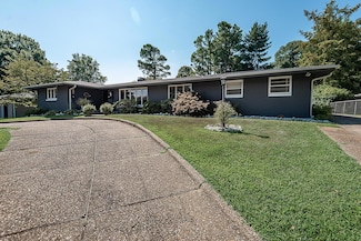2234 E Edgewood St, Springfield, MO 65804