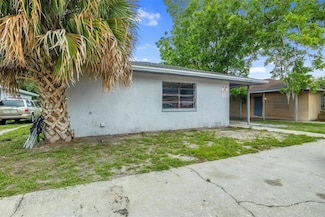 2464 Chestnut Woods Dr, Lakeland, FL 33815