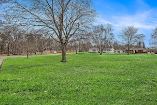 425 Helen St, Columbia Township, MI 49230