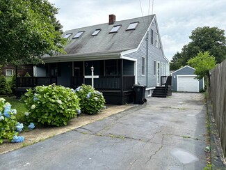 19 Suffolk Ave, North Dartmouth, MA 02747