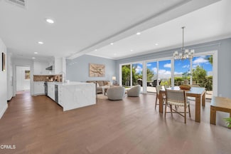 320 Starlane Dr, La Canada Flintridge, CA 91011