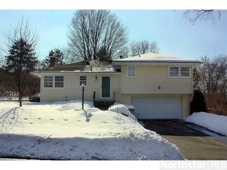 16511 Seymour Dr, Minnetonka, MN 55345