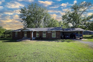 8845 Chestnut Rd, Henryetta, OK 74437