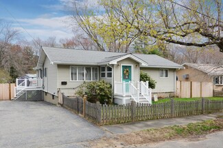 10 Robinson Rd, Beverly, MA 01915