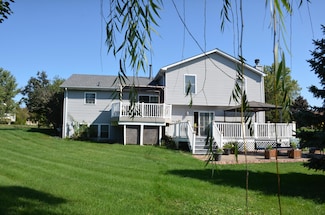 8262 Heron Lake Rd, Saint John, IN 46373