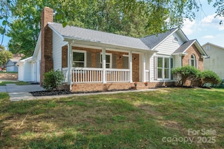 8122 Cadmium Ct, Charlotte, NC 28215