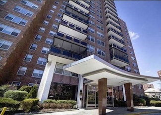 70-20 108th St Unit 10J, Forest Hills, NY 11375