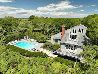 3 Bayview Ave, Hampton Bays, NY 11946