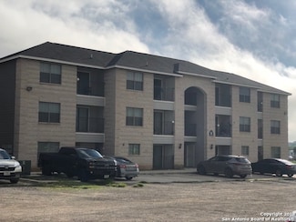112 Lone Oak Unit D204, Floresville, TX 78114