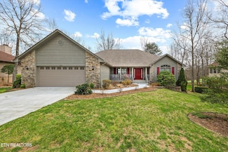 135 Stonewood Dr, Crossville, TN 38558