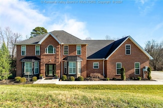 126 Newcomer Rd, Charleston, WV 25309