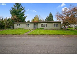 22098 Erica Dr NE, Aurora, OR 97002