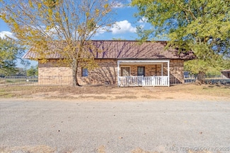 115 N Main St, Hendrix, OK 74741