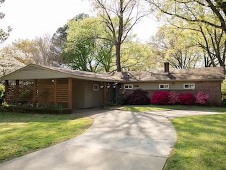 1089 Ivy Rd, Memphis, TN 38117