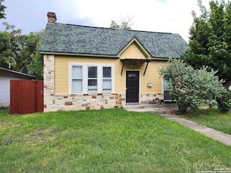 622 E Cedar St, Seguin, TX 78155