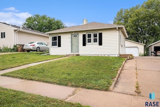 609 S Lyndale Ave, Sioux Falls, SD 57104