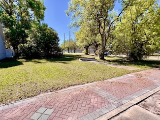 38214 5th Ave, Zephyrhills, FL 33542
