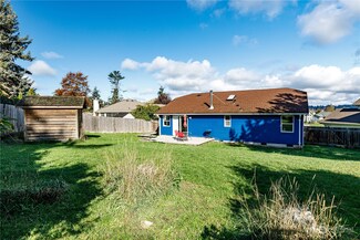 476 SW Erie Cir, Oak Harbor, WA 98277