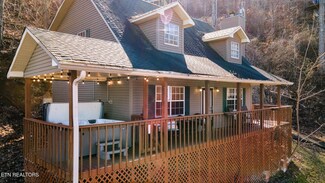 609 Sunset Ln, Gatlinburg, TN 37738