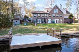 1106 E Lakeshore Dr, Carriere, MS 39426