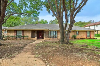 2102 Franklin Dr, Arlington, TX 76011