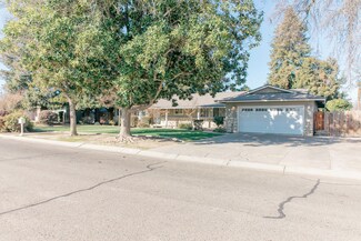 3226 W Royal Oaks Dr, Visalia, CA 93277