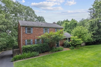 195 Grandview Dr N, Pittsburgh, PA 15215