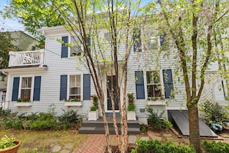 92 Foster St Unit 94, Cambridge, MA 02138