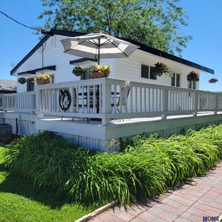 2429 W Shore Dr, Union, NE 68455