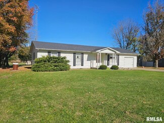 508 Casey St, Woodlawn, IL 62898
