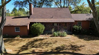 9881 James Dr, Saline, MI 48176