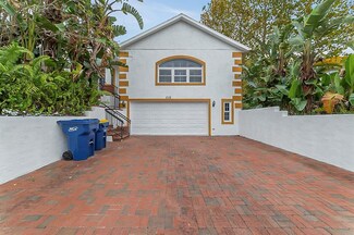 312 N Dixie Dr, Howey In the Hills, FL 34737