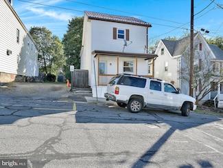 21 Market St, Tamaqua, PA 18252