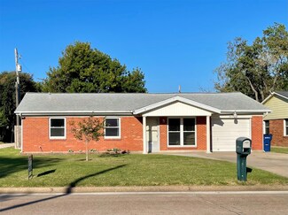 1513 21st St N, Texas City, TX 77590