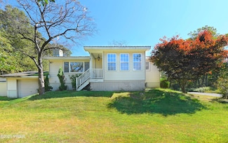 145 Twin Lakes Dr, Shohola, PA 18458