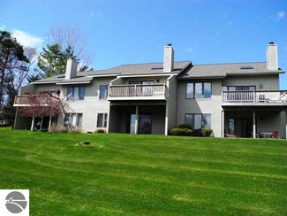 719 N Apple Tree Dr Unit 13, Suttons Bay, MI 49682