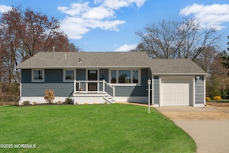 179 Bayview Ave, Belford, NJ 07718