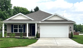 121 Arlington Dr, Eaton, OH 45320