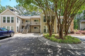 2214 Lake Pointe Cir, Roswell, GA 30075