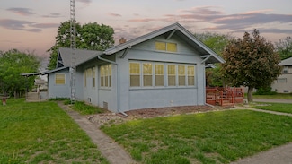 110 E Center St, Mount Morris, IL 61054