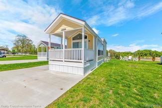 2301 Water St, Port Huron, MI 48060
