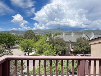 10 Loma Vista St, Los Alamos, NM 87544