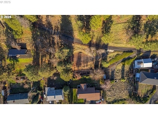 421 River View Dr, Lyle, WA 98635