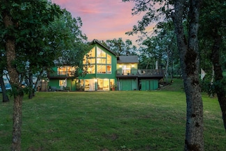 4291 Pioneer Rd, Medford, OR 97501