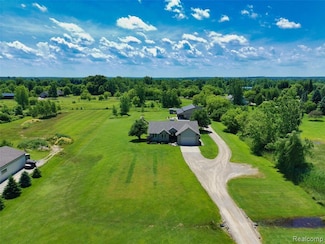5522 Newark Rd, Imlay City, MI 48444