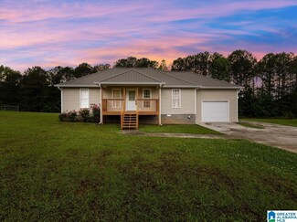 201 Hidden Meadows Dr, Hayden, AL 35079