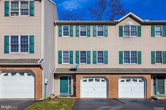 11 Lauren Ln, Ephrata, PA 17522