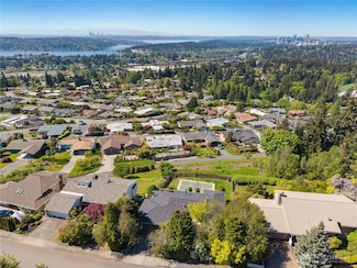 13712 SE 44th St, Bellevue, WA 98006